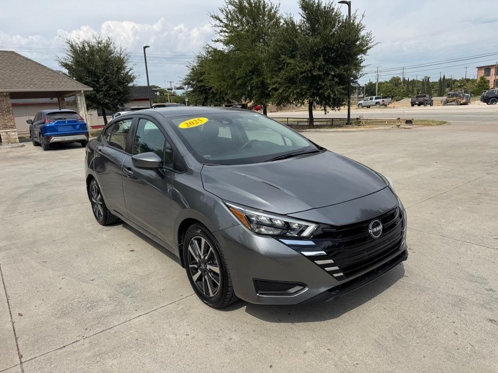 Nissan Versa  2025