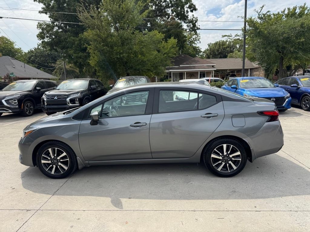 Nissan Versa  2025