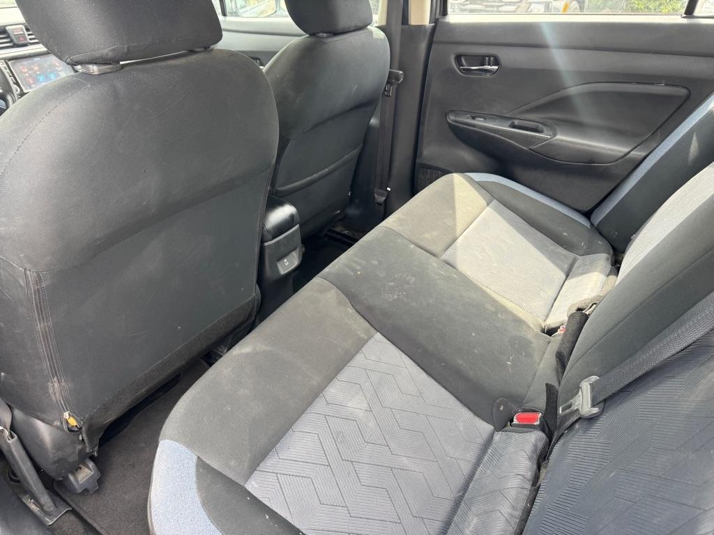Nissan Versa  2025