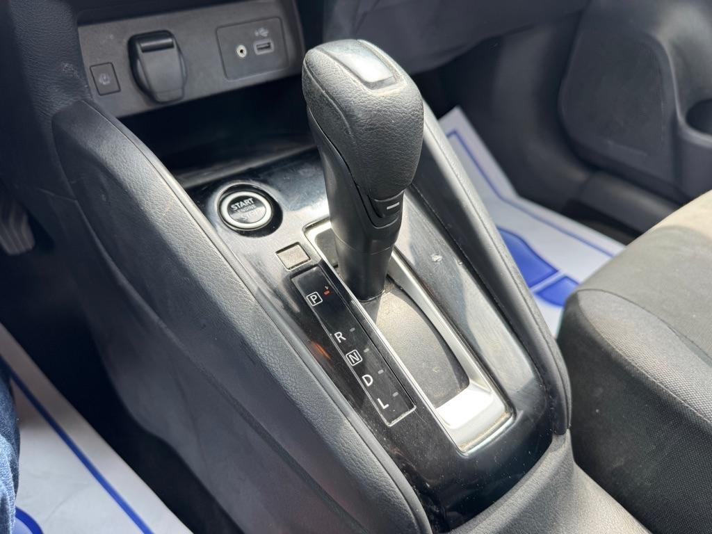 Nissan Versa  2025