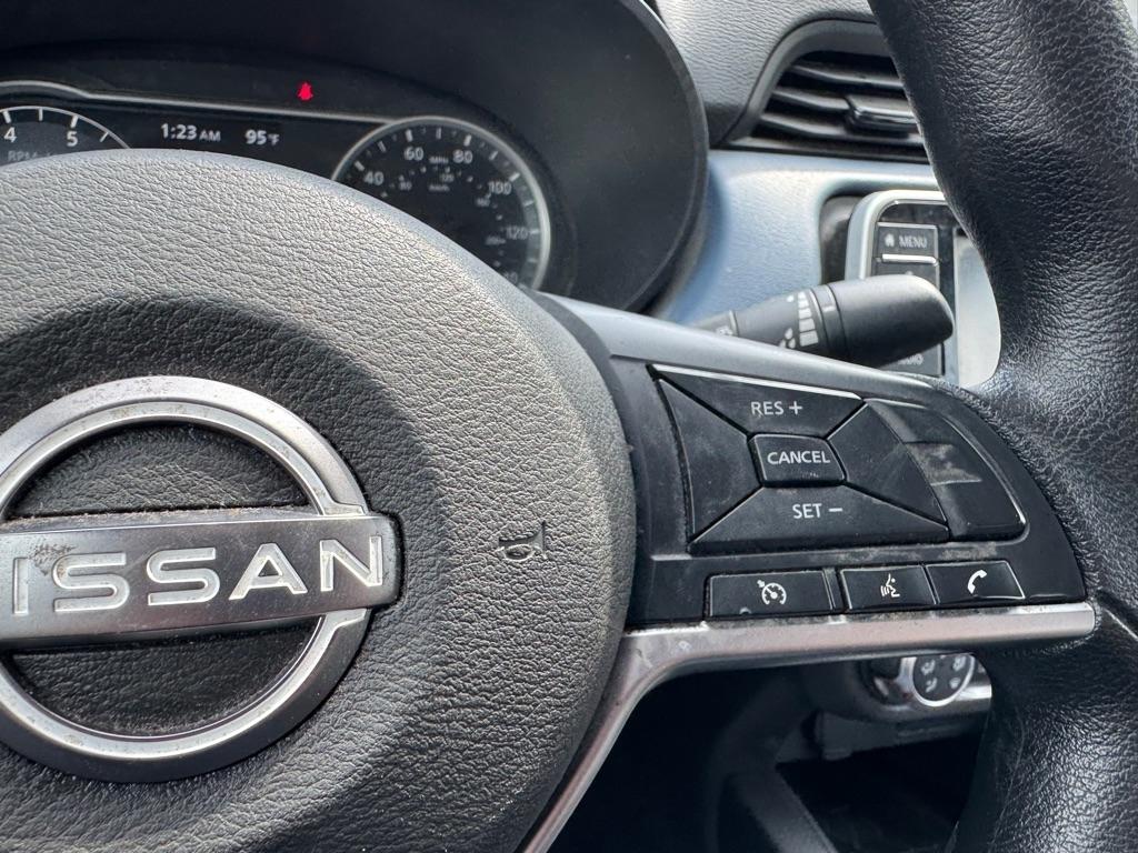 Nissan Versa  2025