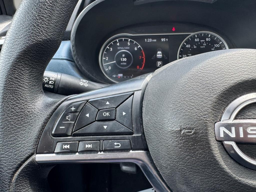 Nissan Versa  2025