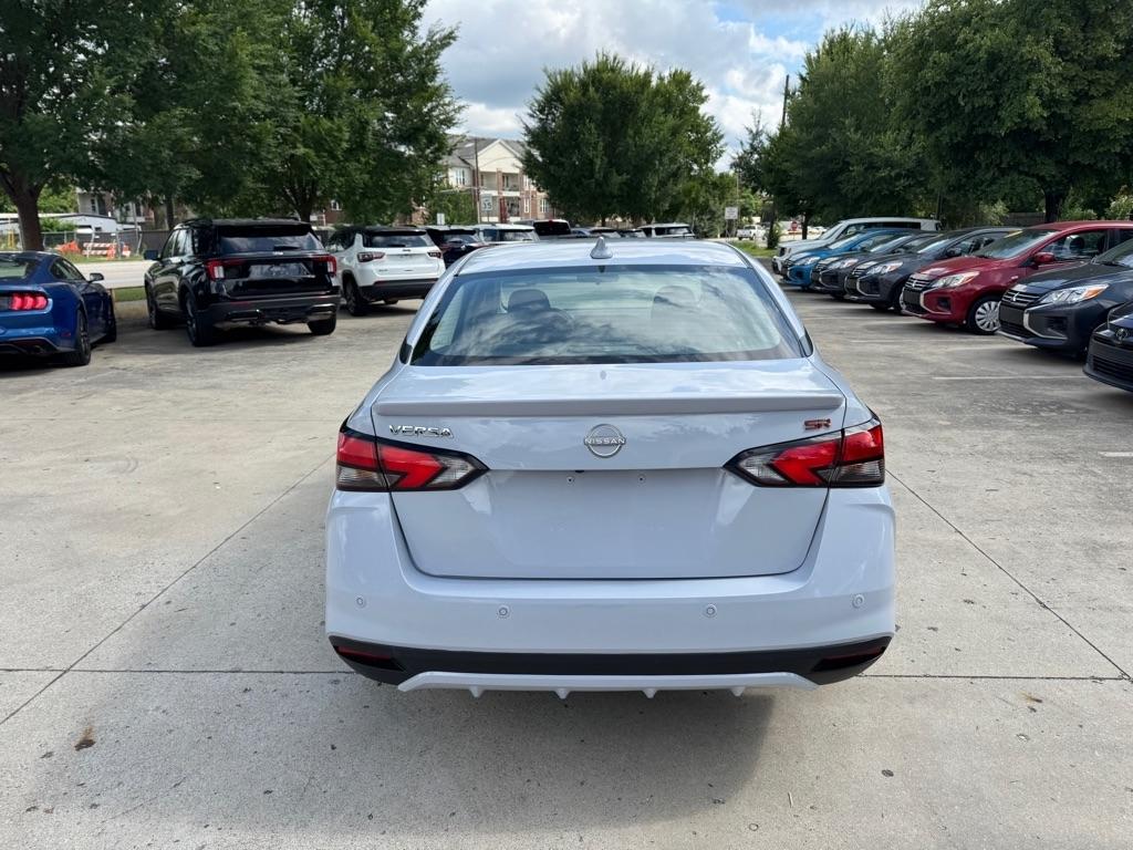 Nissan Versa SR 2024