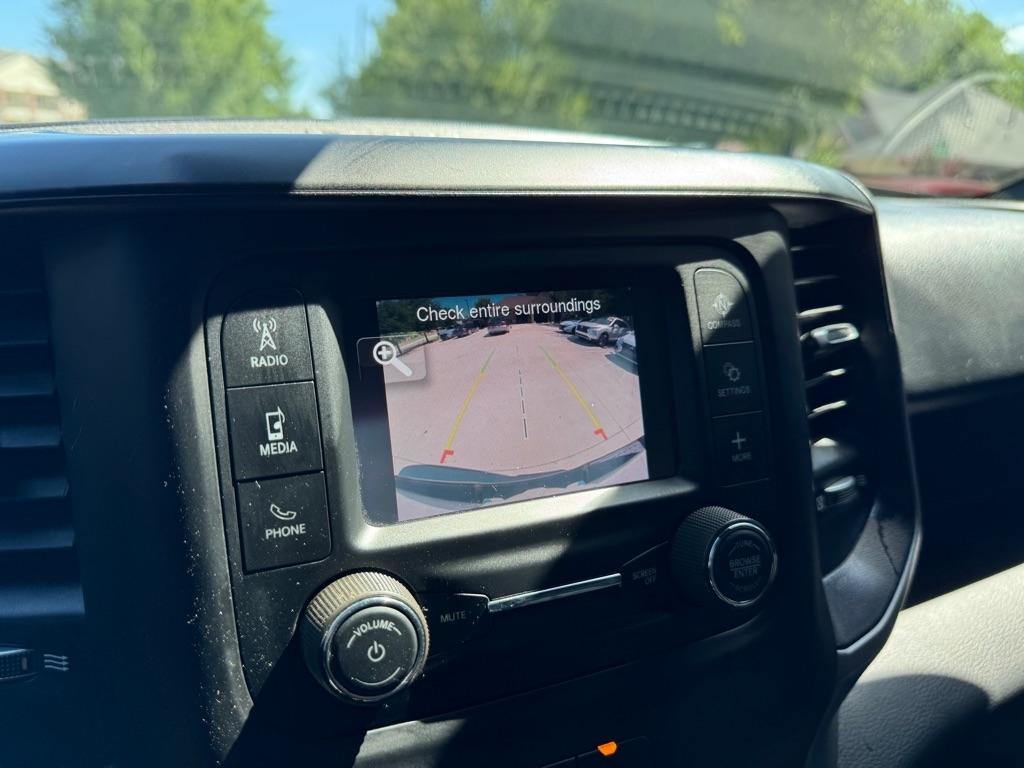 RAM 1500 Tradesman Crew Cab SWB 4WD 2023
