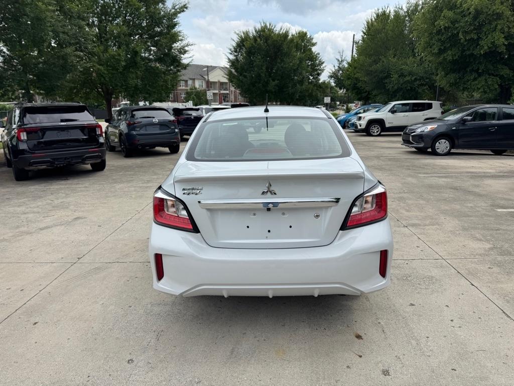 Mitsubishi Mirage G4 ES 2024