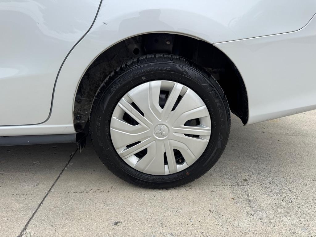 Mitsubishi Mirage G4 ES 2024
