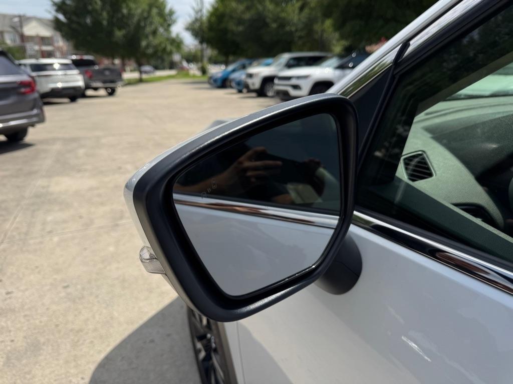 Mitsubishi Eclipse Cross  2025