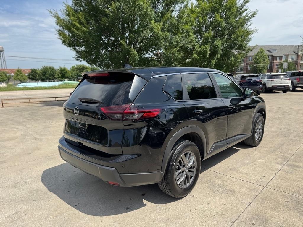 Nissan Rogue SV 2026
