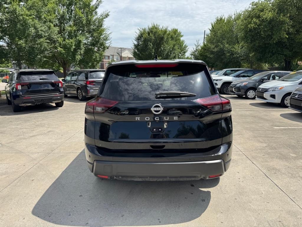 Nissan Rogue SV 2026