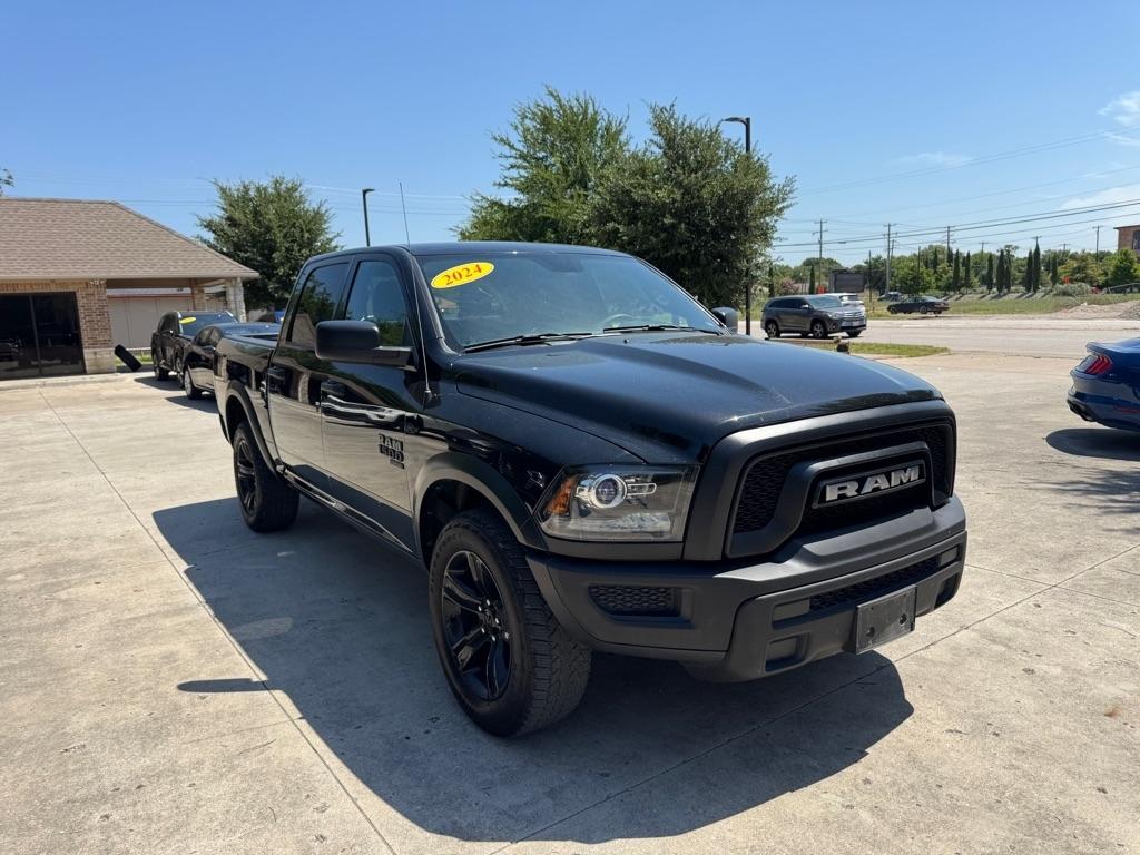 RAM 1500 Classic Tradesman Crew Cab SWB 4WD 2024