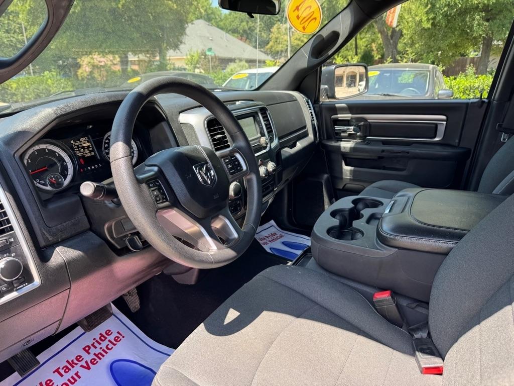 RAM 1500 Classic Tradesman Crew Cab SWB 4WD 2024