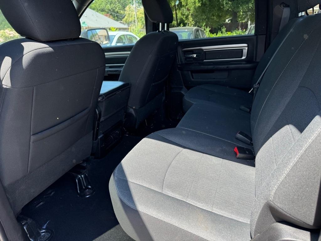 RAM 1500 Classic Tradesman Crew Cab SWB 4WD 2024