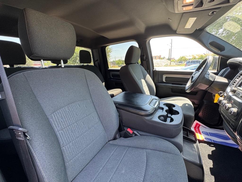 RAM 1500 Classic Tradesman Crew Cab SWB 4WD 2024