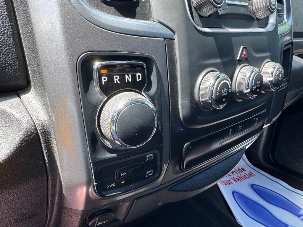 RAM 1500 Classic Tradesman Crew Cab SWB 4WD 2024