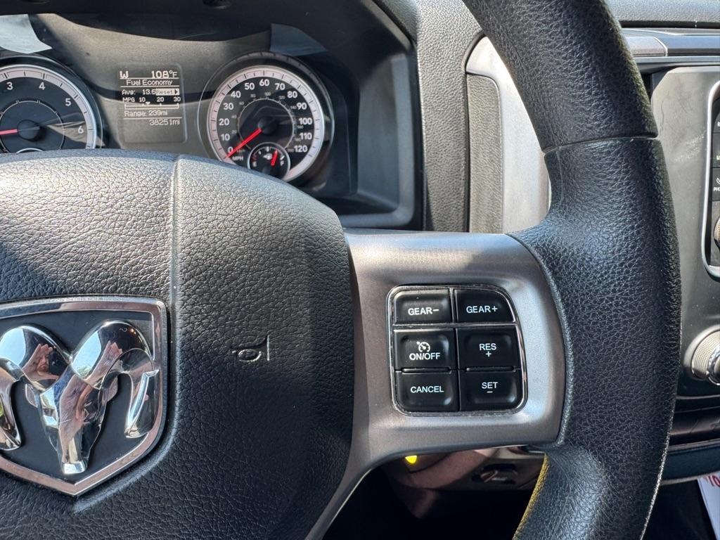 RAM 1500 Classic Tradesman Crew Cab SWB 4WD 2024