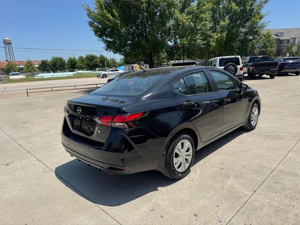 Nissan Versa S CVT 2024