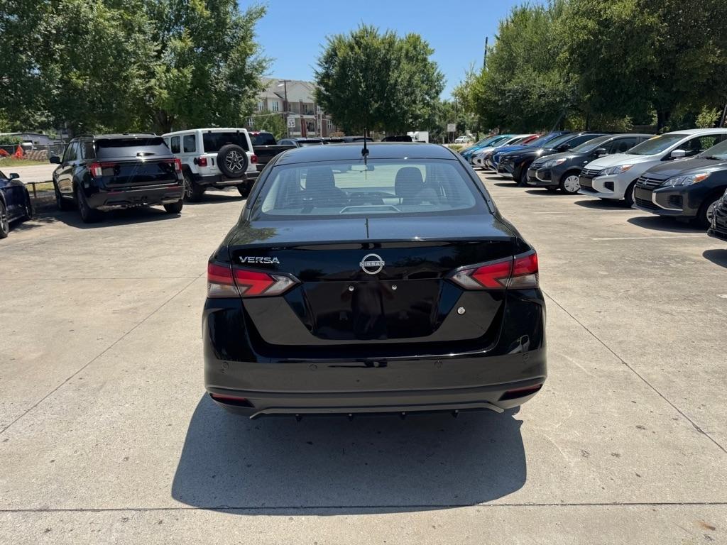 Nissan Versa S CVT 2024