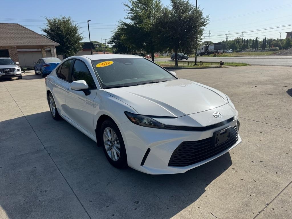 Toyota Camry Hybrid XLE 2026