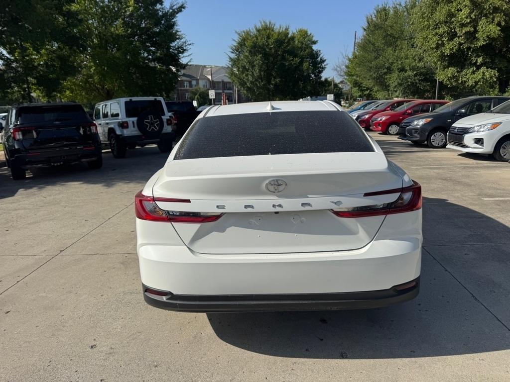 Toyota Camry Hybrid XLE 2026