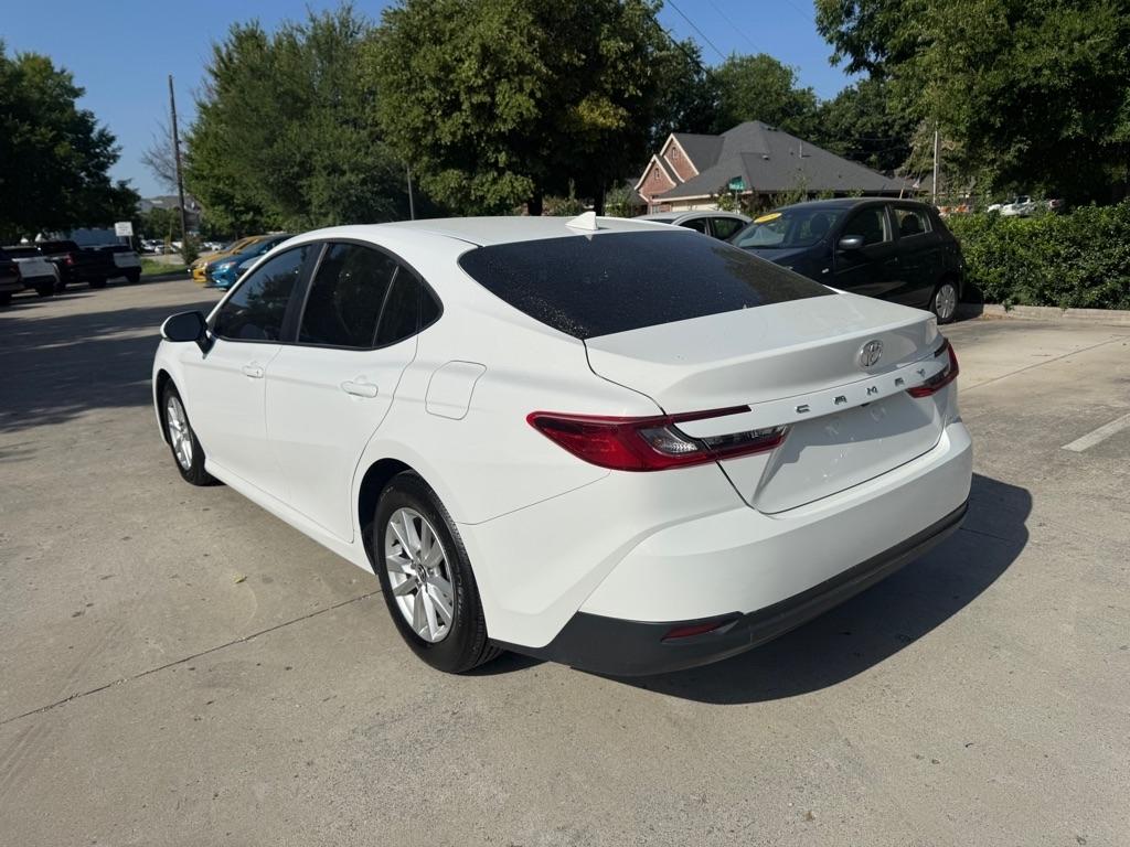 Toyota Camry Hybrid XLE 2026