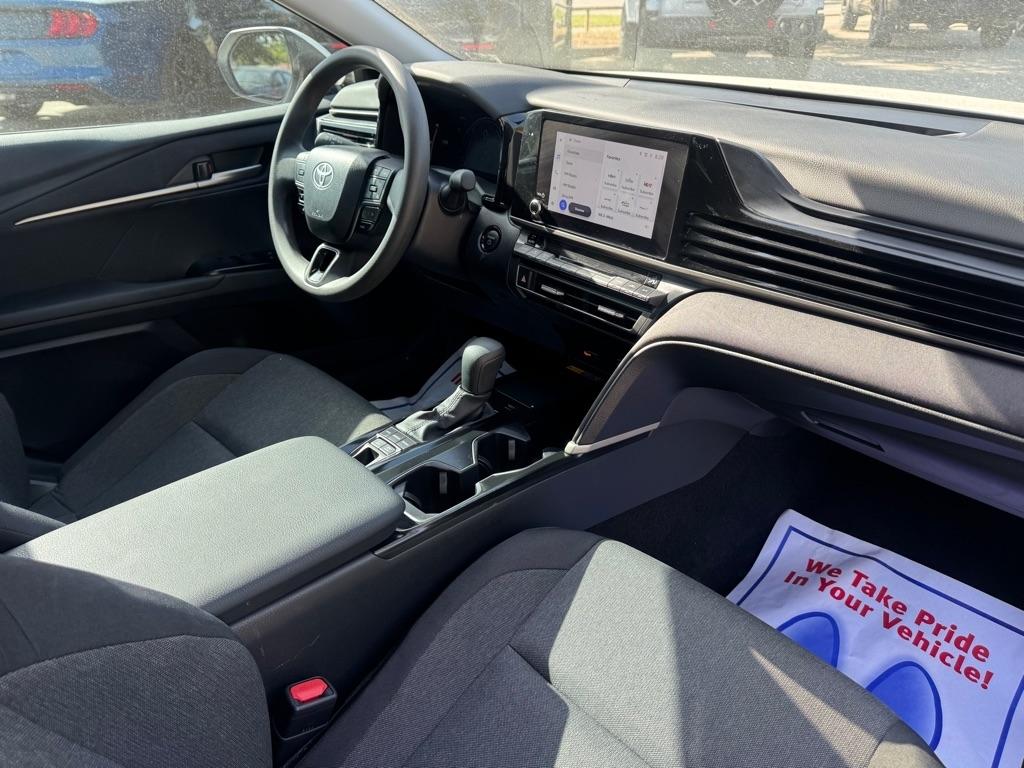 Toyota Camry Hybrid XLE 2026