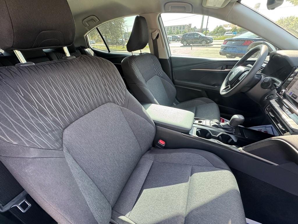 Toyota Camry Hybrid XLE 2026