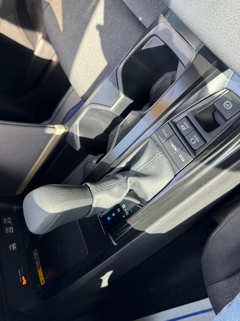Toyota Camry Hybrid XLE 2026