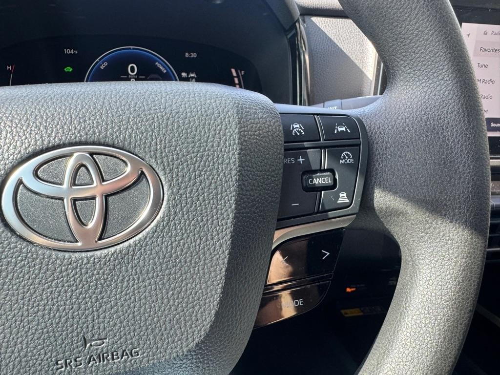Toyota Camry Hybrid XLE 2026
