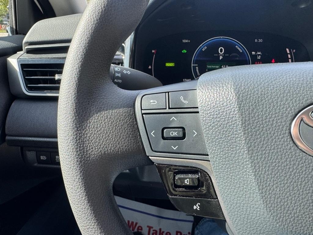 Toyota Camry Hybrid XLE 2026