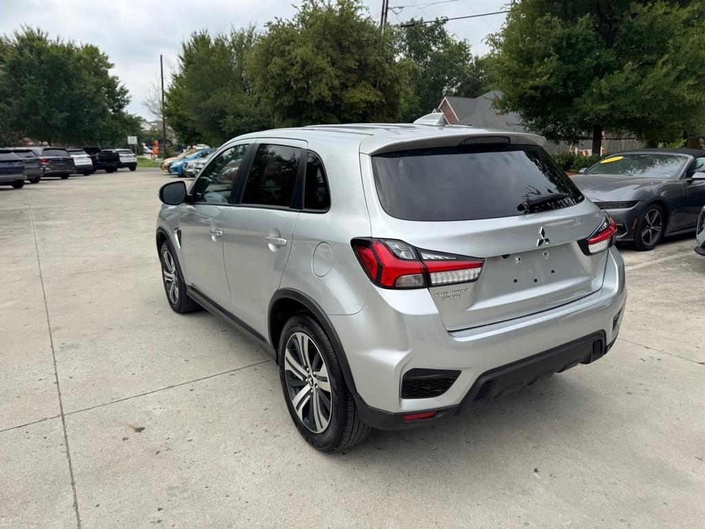 Mitsubishi Outlander Sport 2.0 ES 4WD 2024