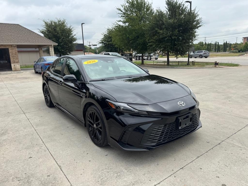 Toyota Camry Hybrid XLE 2026