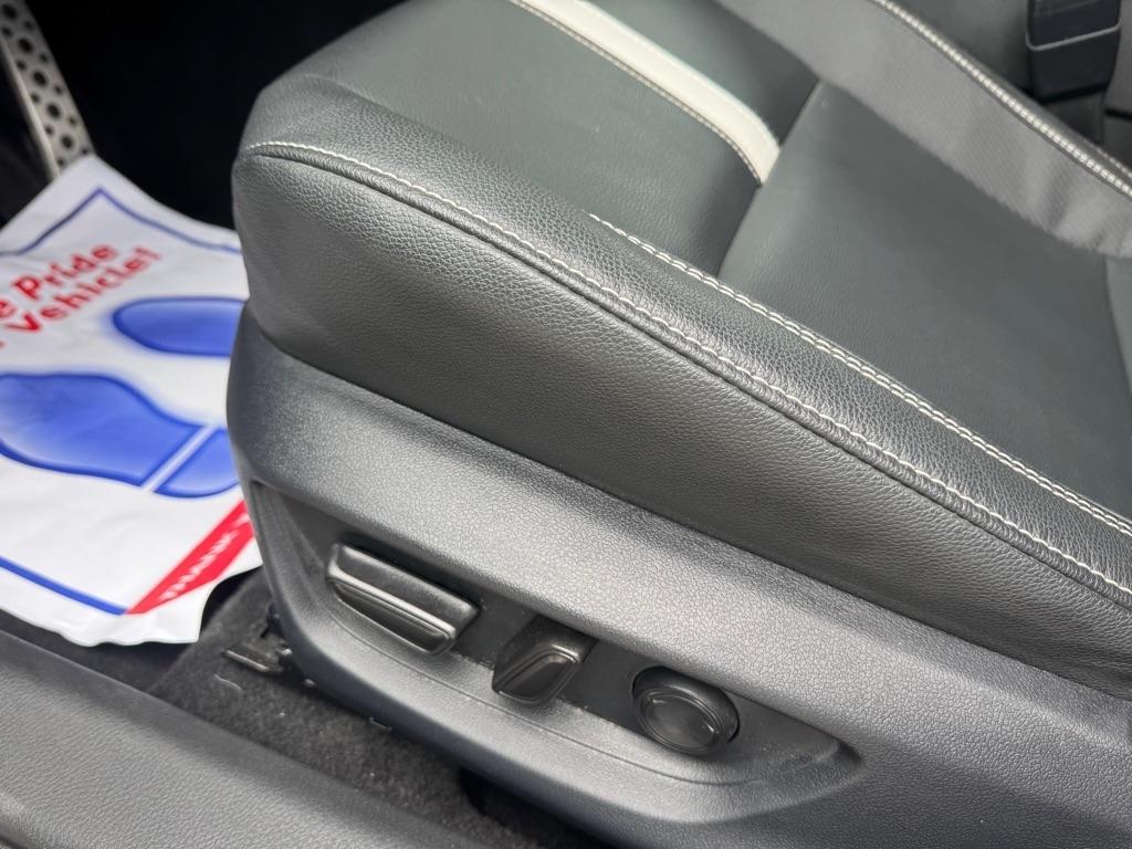 Toyota Camry Hybrid XLE 2026