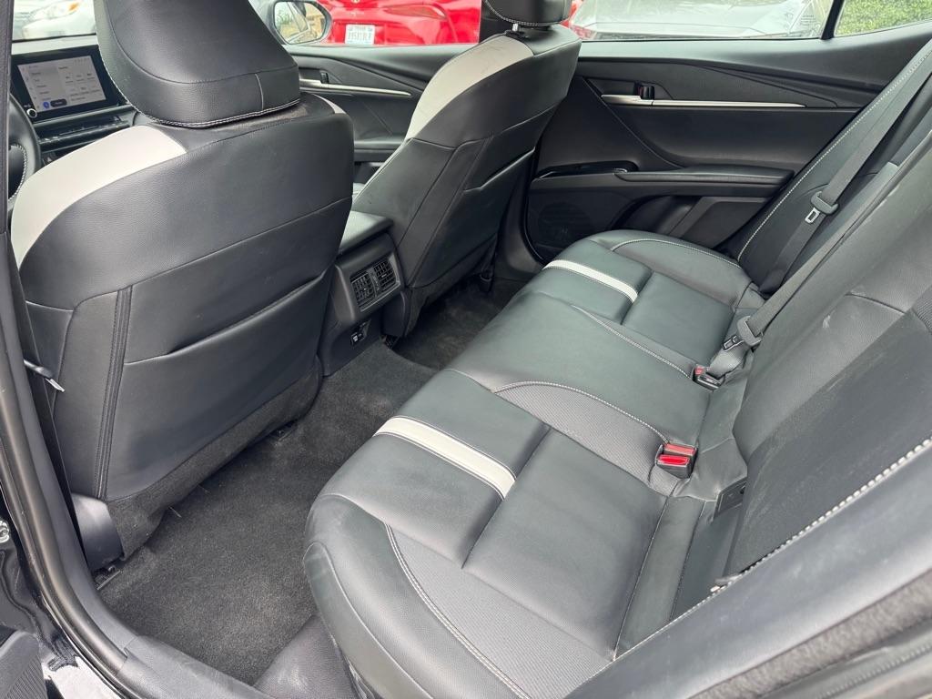 Toyota Camry Hybrid XLE 2026