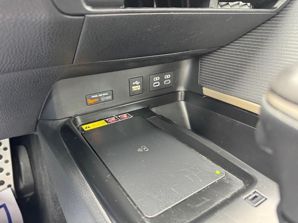 Toyota Camry Hybrid XLE 2026