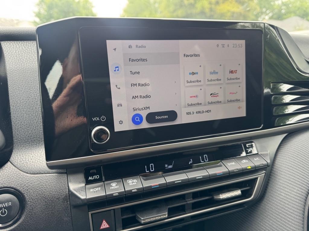 Toyota Camry Hybrid XLE 2026
