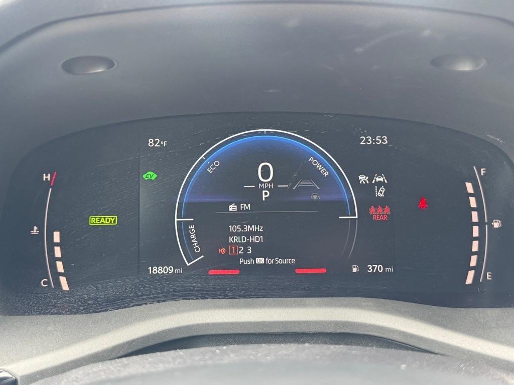 Toyota Camry Hybrid XLE 2026