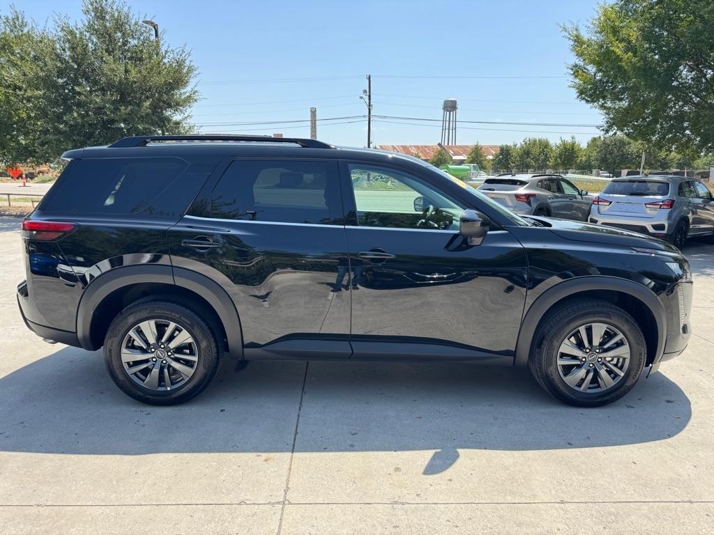 Nissan Pathfinder SV 2026