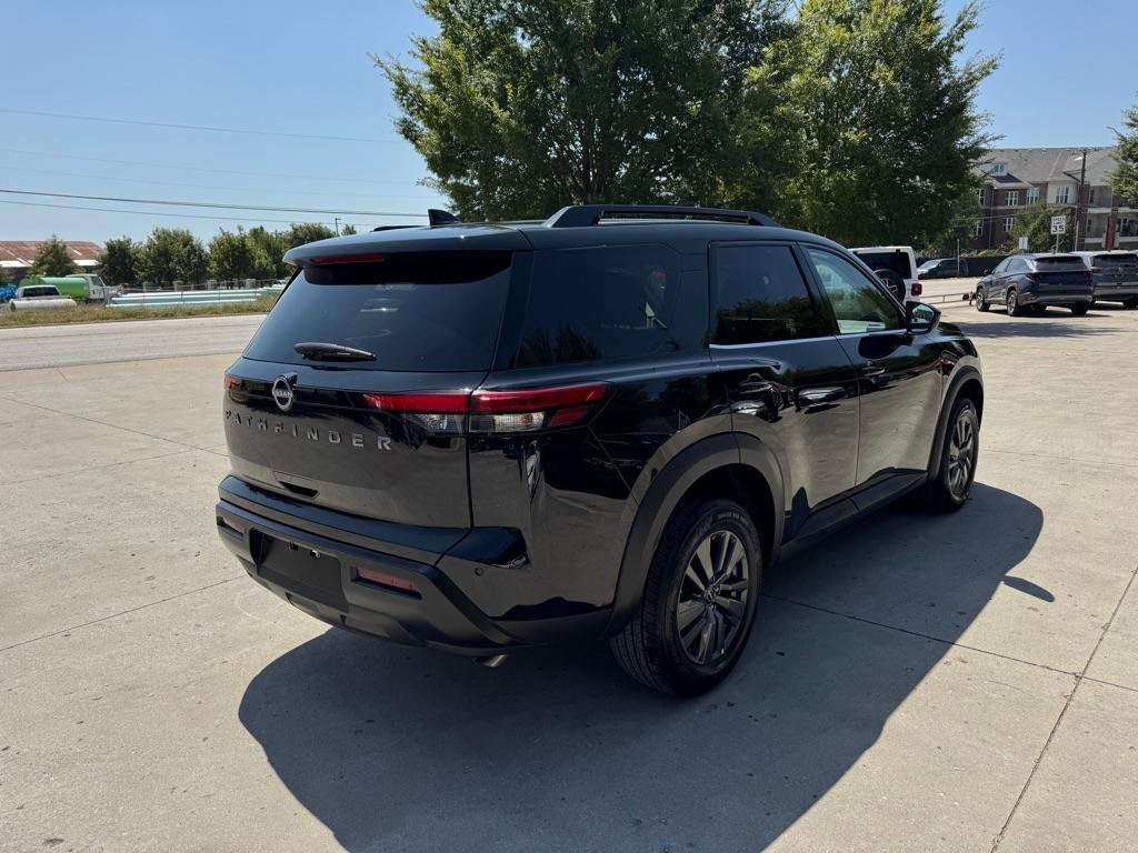 Nissan Pathfinder SV 2026