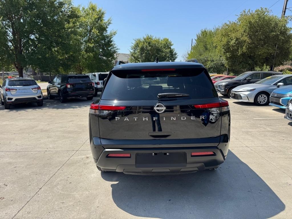 Nissan Pathfinder SV 2026