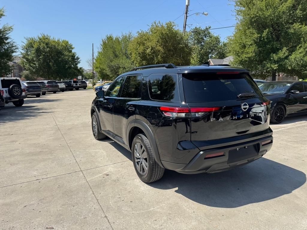 Nissan Pathfinder SV 2026