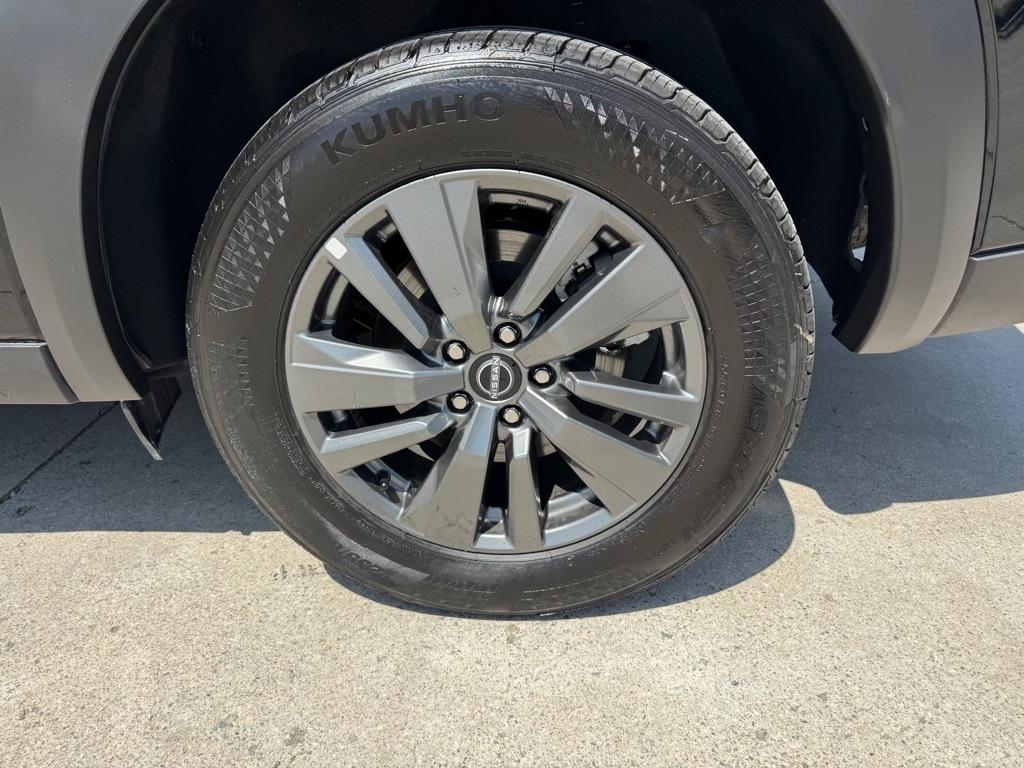 Nissan Pathfinder SV 2026