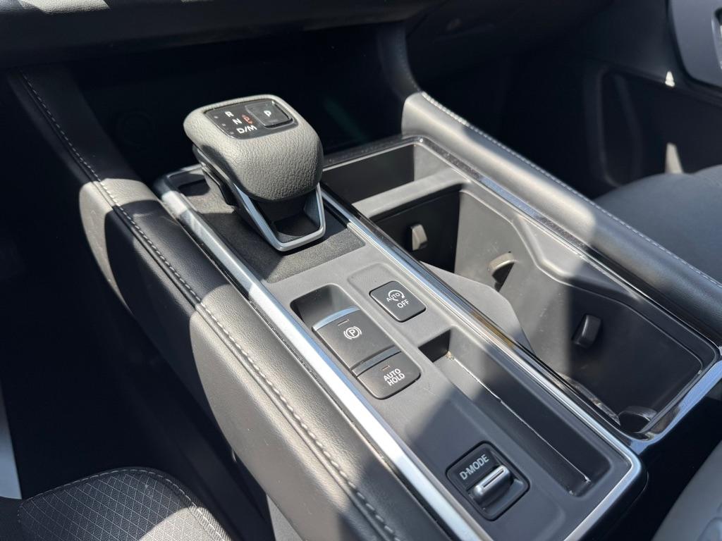Nissan Pathfinder SV 2026