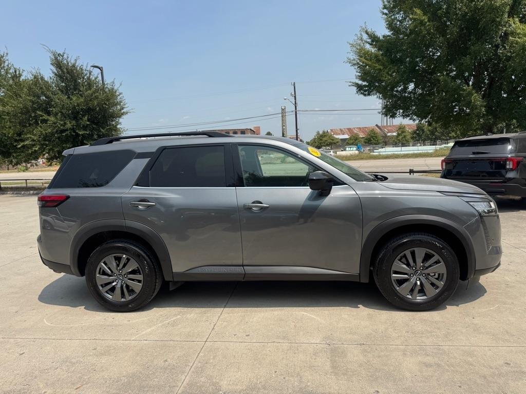 Nissan Pathfinder SV 2026