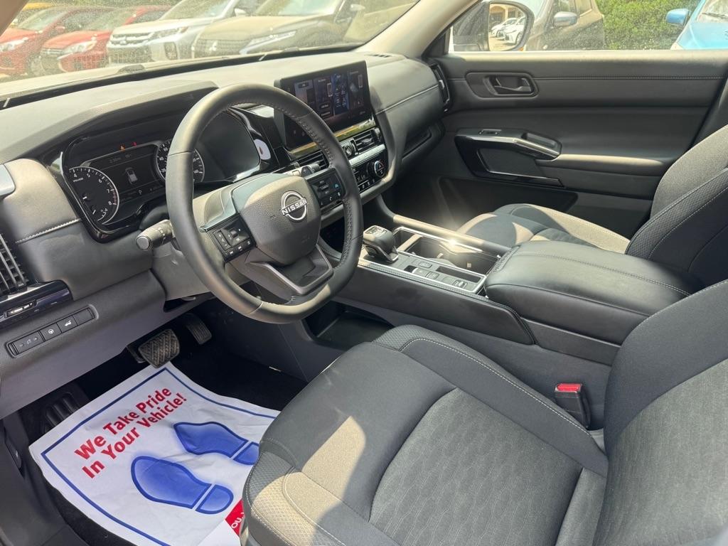 Nissan Pathfinder SV 2026