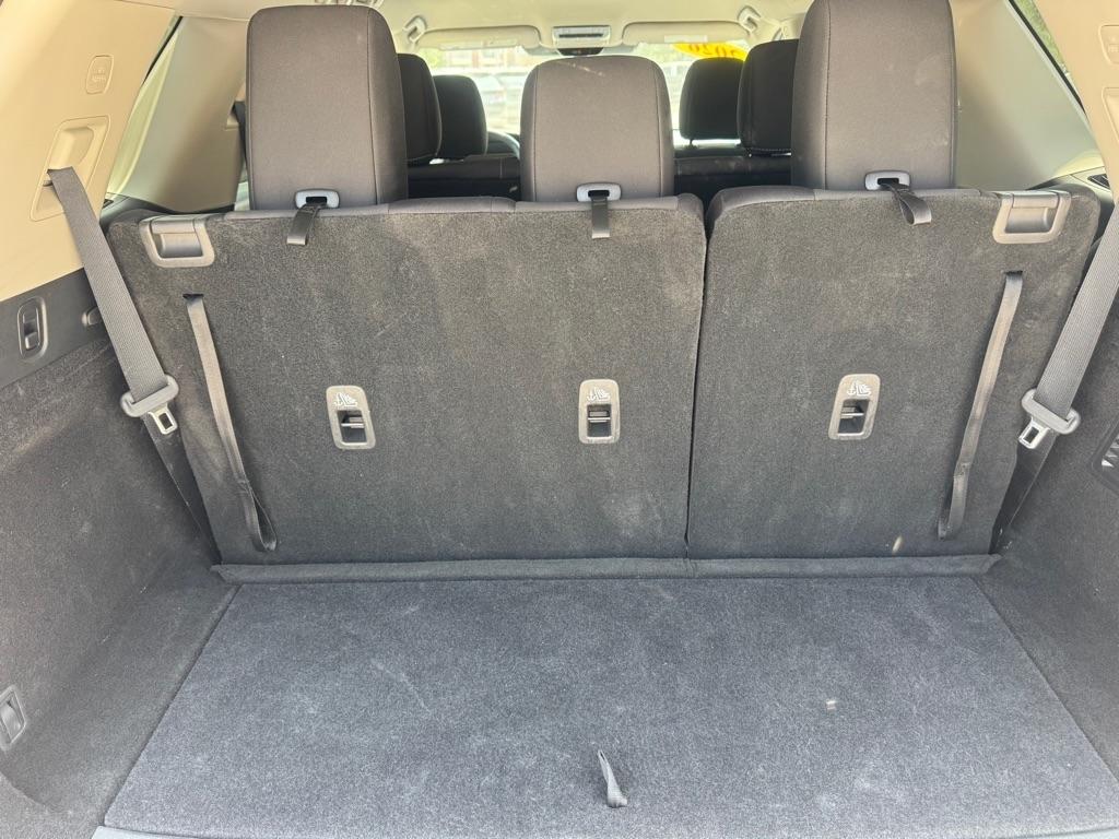 Nissan Pathfinder SV 2026
