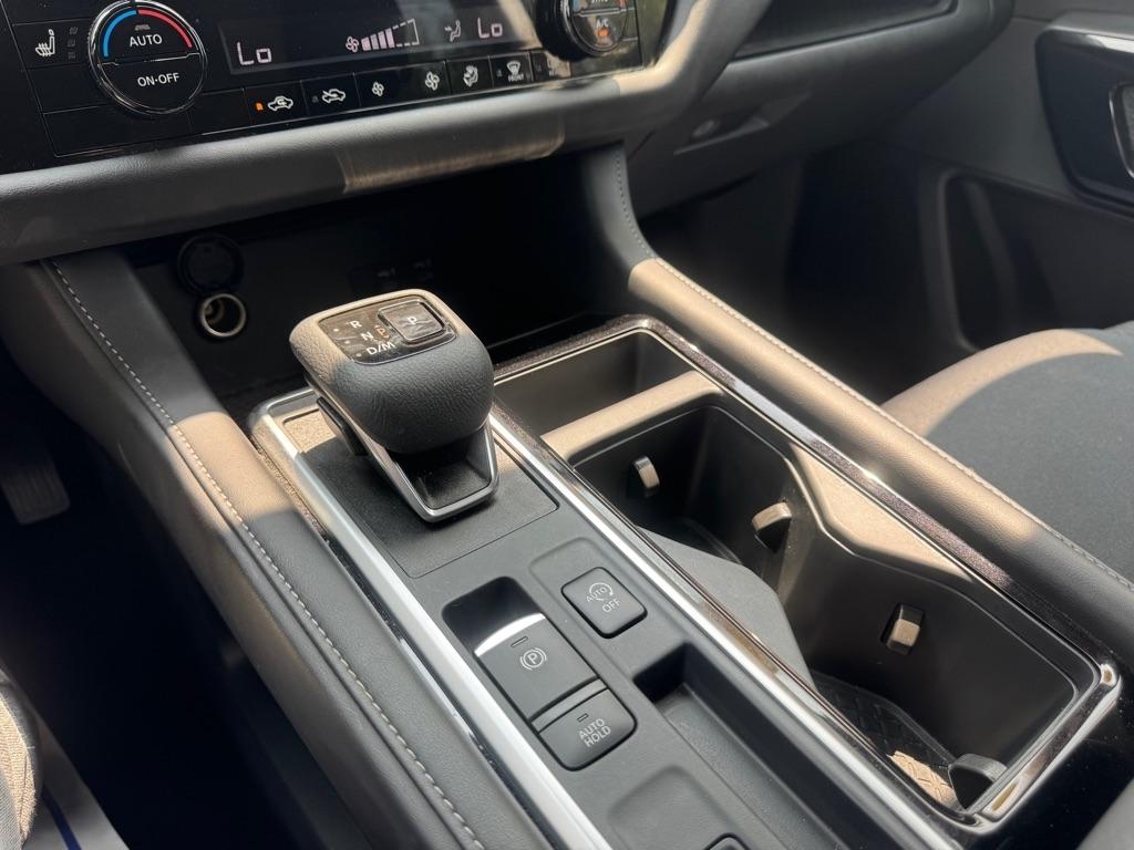 Nissan Pathfinder SV 2026
