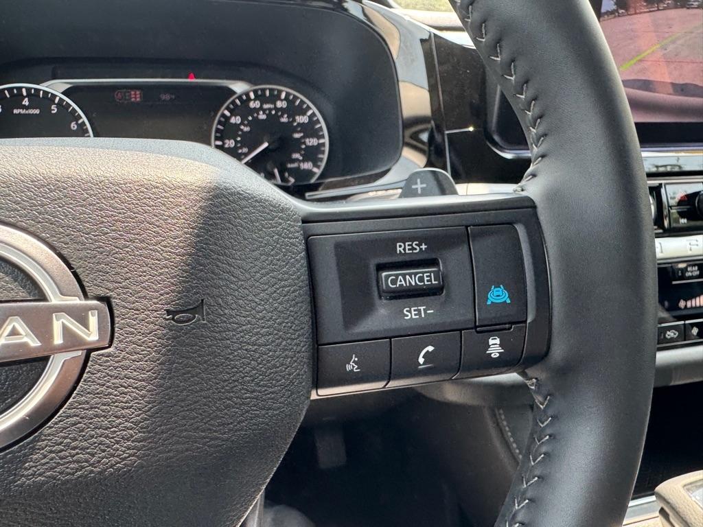 Nissan Pathfinder SV 2026