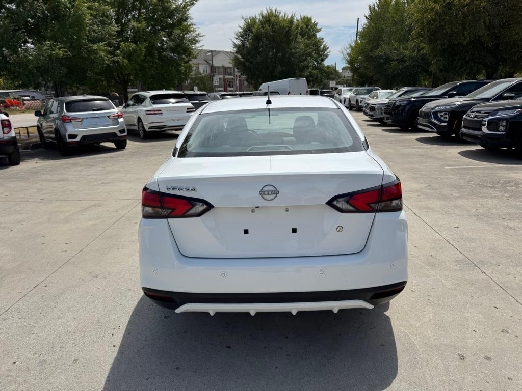 Nissan Versa S CVT 2024