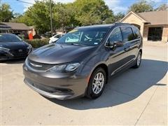 2021 Chrysler Voyager 