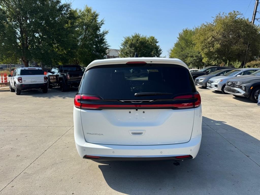 Chrysler Pacifica Select 2027